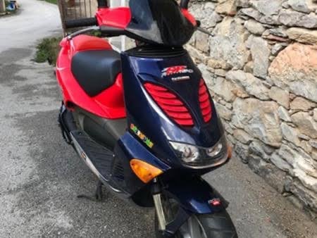 GEZOCHT aprilia sr50 of area51, Ophalen, SR 50, Zo goed als nieuw, Benzine
