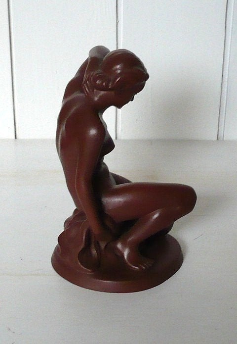 Prachtig beeld van een naakte knielende vrouwenfiguur, Minder dan 20 cm, Natuurlijk materiaal, Handgemaakt, Ophalen of Verzenden