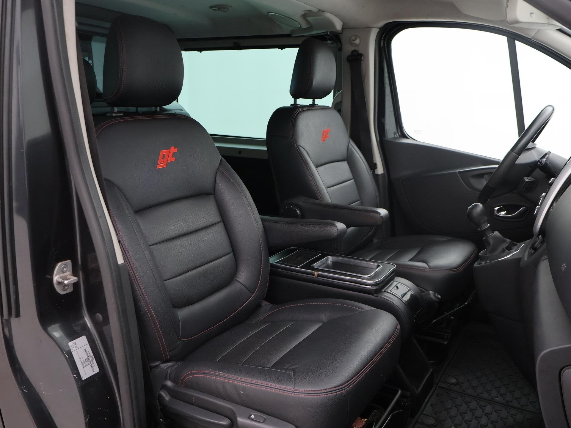 Opel Vivaro 1.6 CDTI 145 PK DUBBEL CAB. IRMSCHER GT 058/100, Auto's, Bestelauto's, Voorwielaandrijving, 145 pk, Stof, Gebruikt