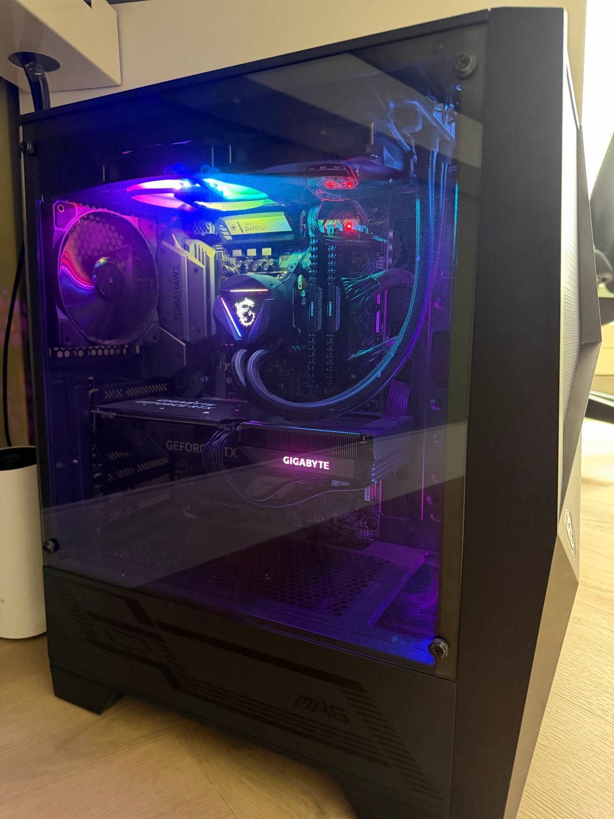 Gaming PC te koop | RTX 4060 8GB | i7-9700K | 16GB RAM