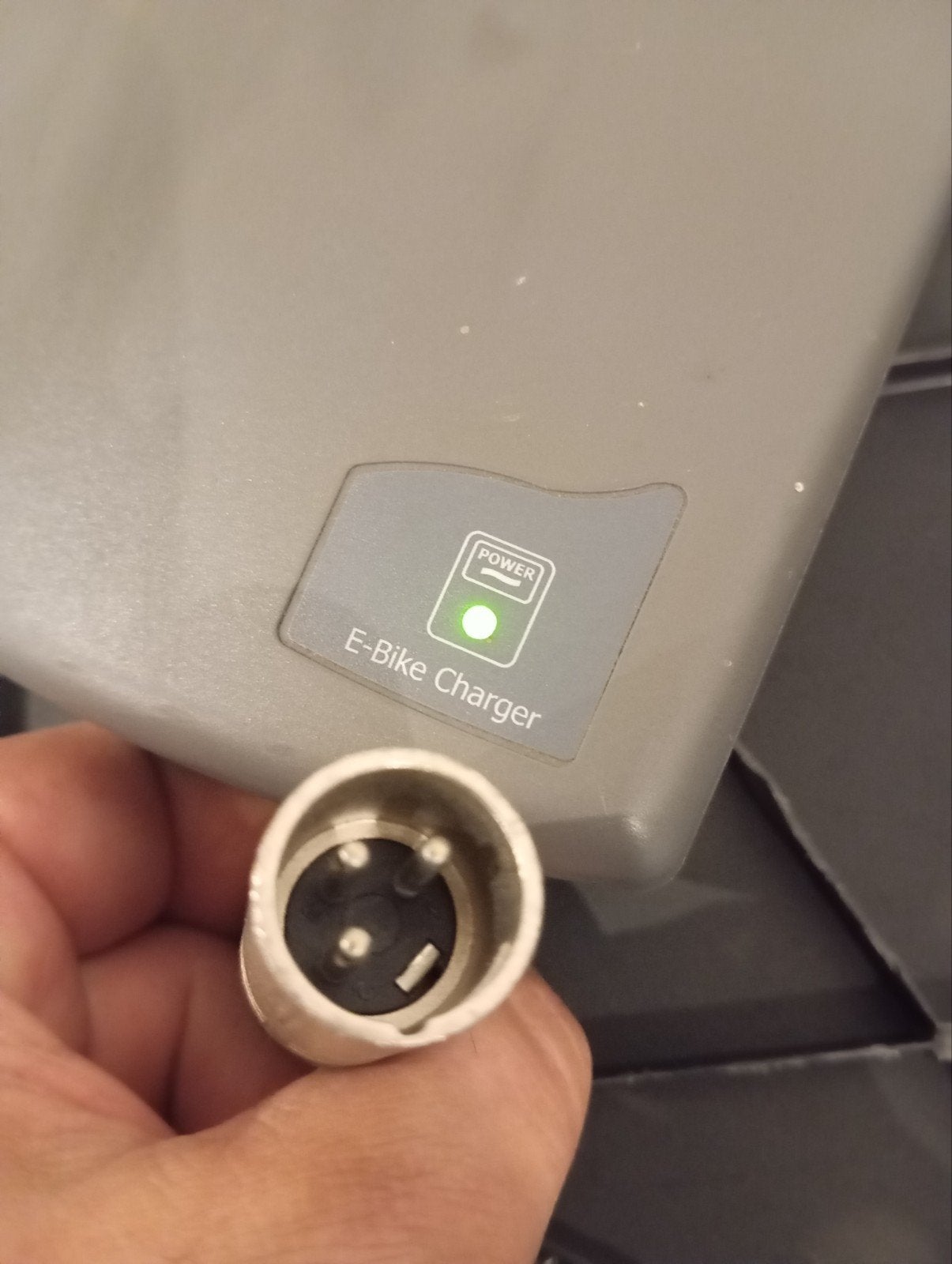 E-Bike Lader - Fietslader met 3-pin., Fietsen en Brommers, Fietsaccessoires | Fietsaccu's, Gebruikt, Ophalen of Verzenden