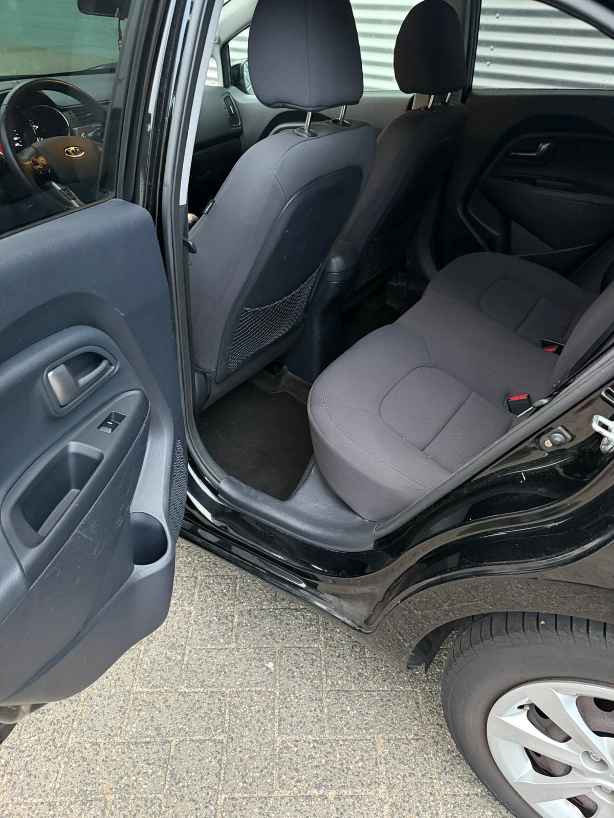 Foto 10 van Kia Rio 1.2 I 5DRS 2012 Zwart super pack. Navigatie,airco.