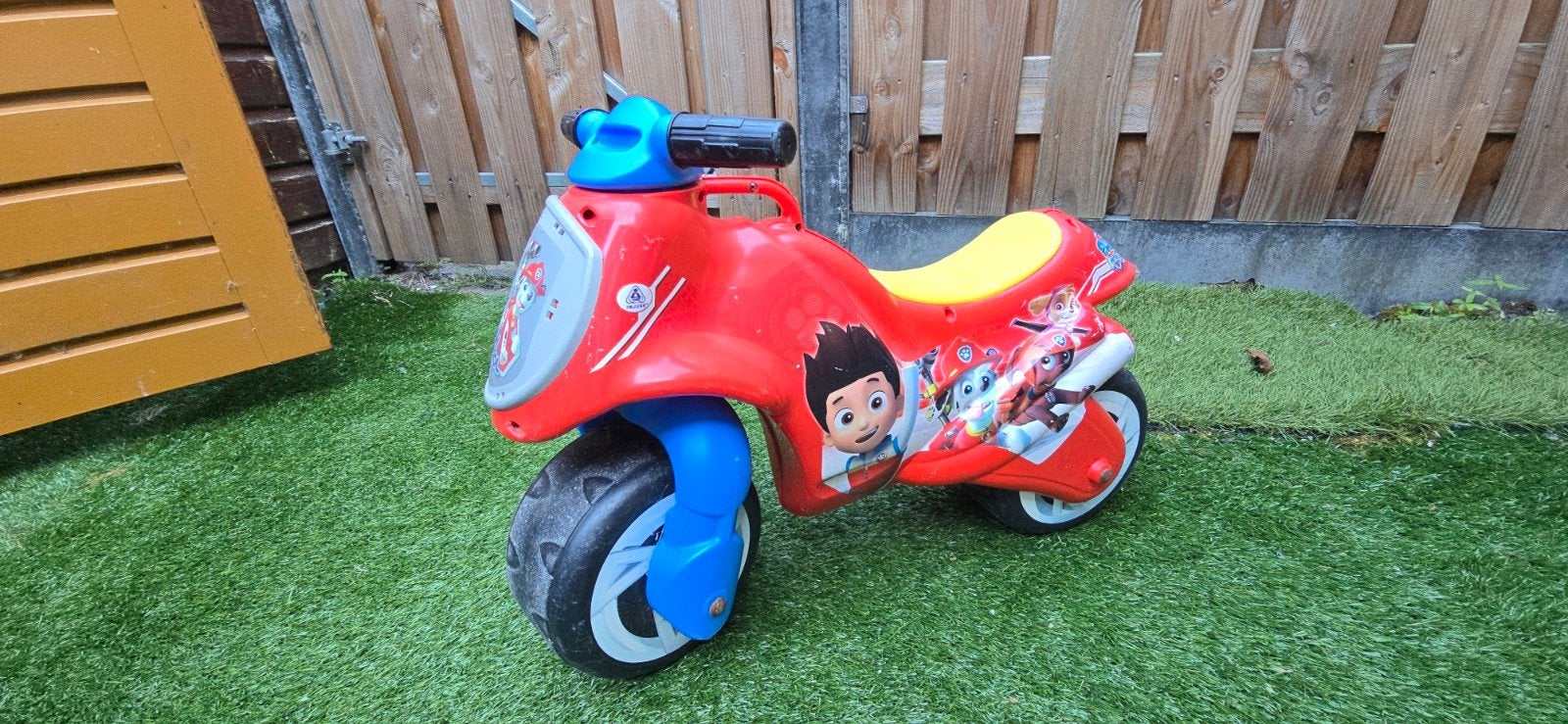 Paw Patrol Loopmotor - Rood loopvoertuig voor kinderen, Kinderen en Baby's, Ophalen