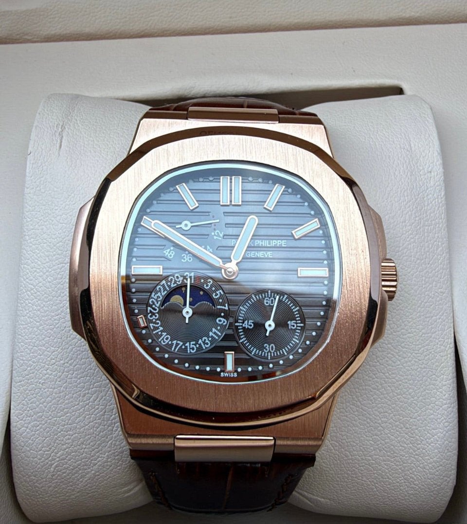 Patek Philippe Nautilus 5712R-001 – Roségoud – 40 mm, Sieraden, Tassen en Uiterlijk, Ophalen, Zo goed als nieuw, Leer, Overige merken