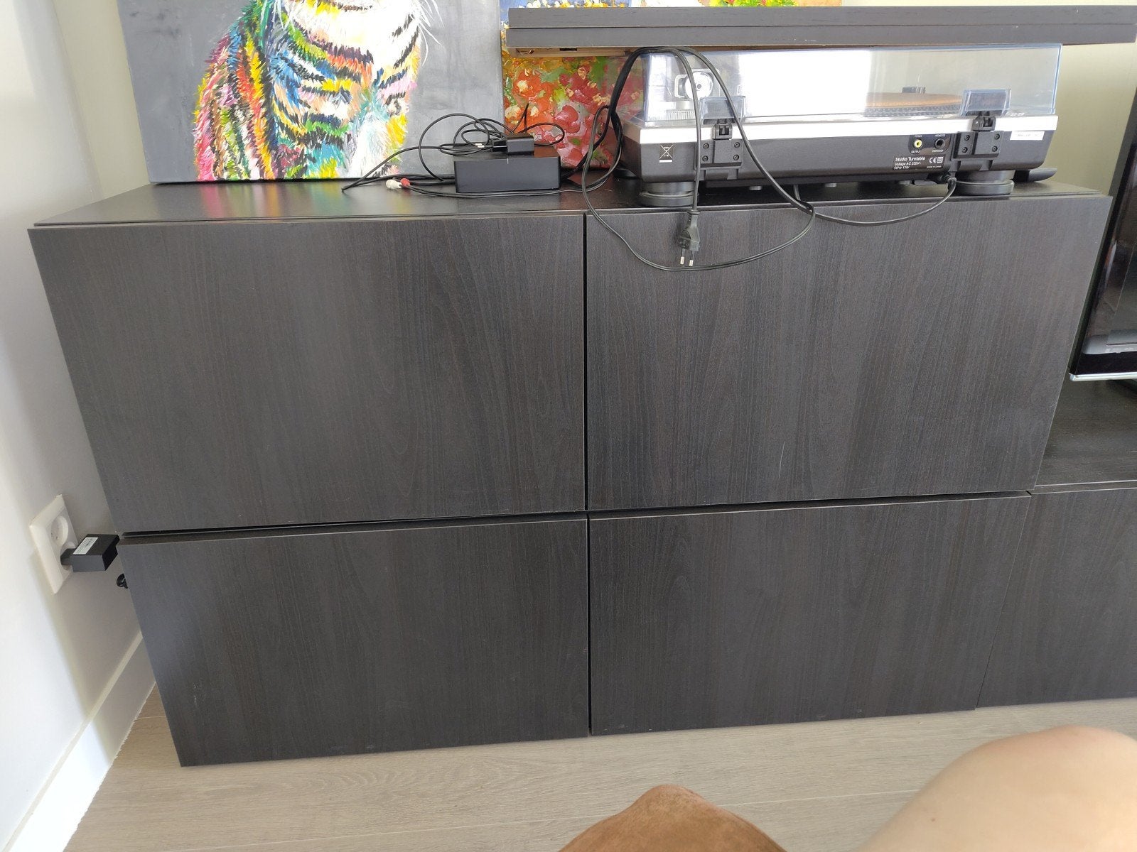 TV-meubel ikea besta zwart-bruin, Gebruikt, 100 tot 150 cm, Ophalen of Verzenden, Minder dan 100 cm