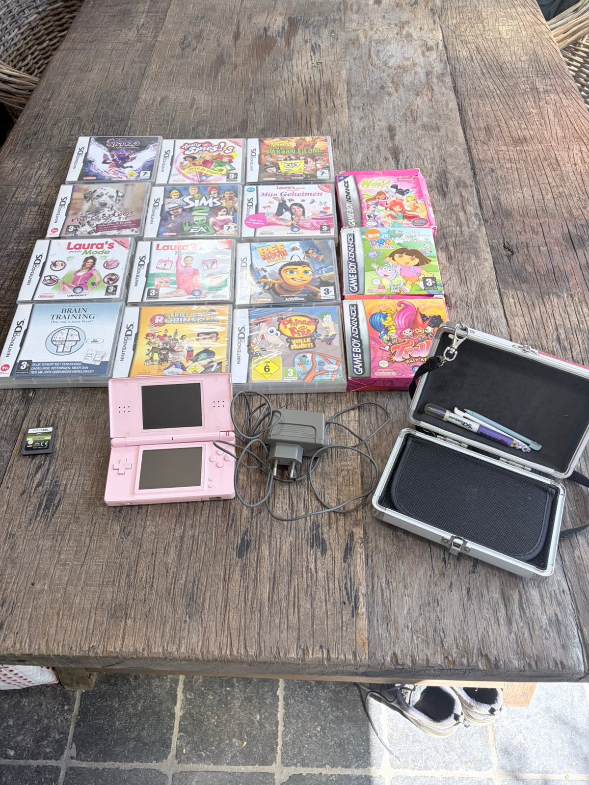 Roze nintendo ds lite met veel spellen, Spelcomputers en Games, Spelcomputers | Nintendo 2DS en 3DS, Gebruikt, Ophalen of Verzenden