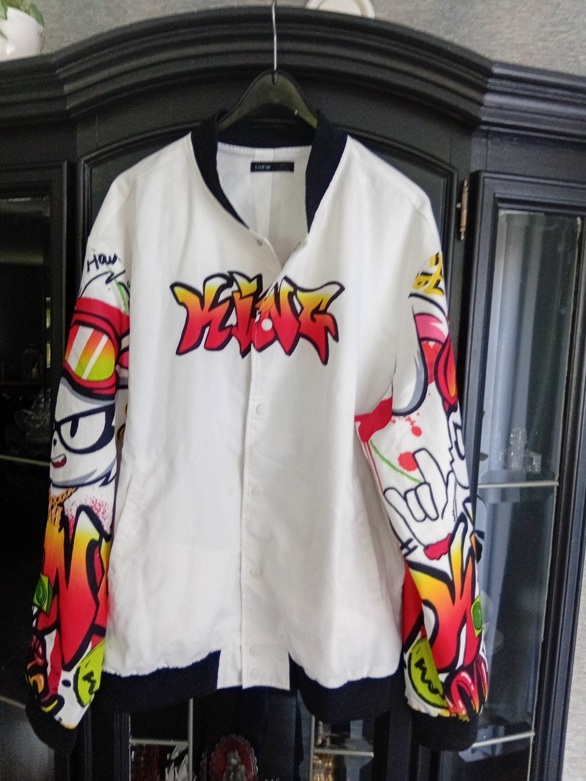 Nieuw Vrolijk Zomerjasje Maat L/XL met Graffitiprint, Ophalen, Nieuw, Meerkleurig
