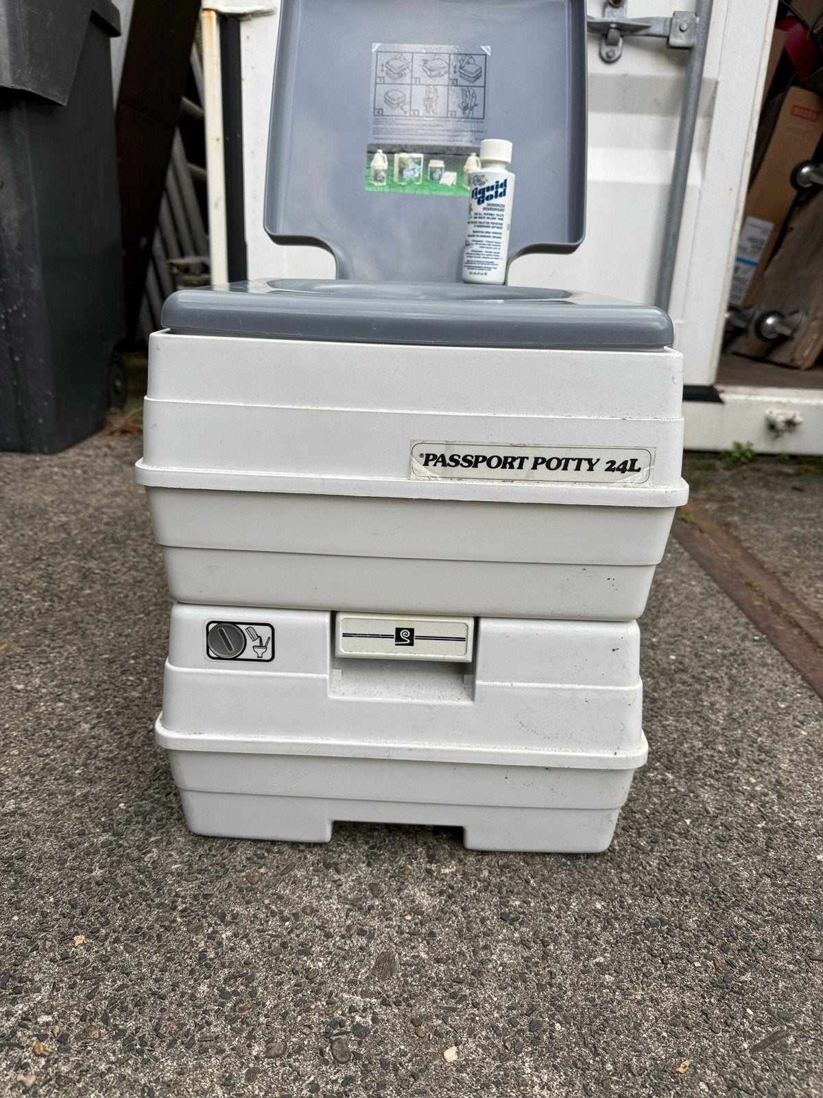 Passport Potty 24L Draagbaar Toilet - Ideaal voor Camping, Ophalen, Zo goed als nieuw