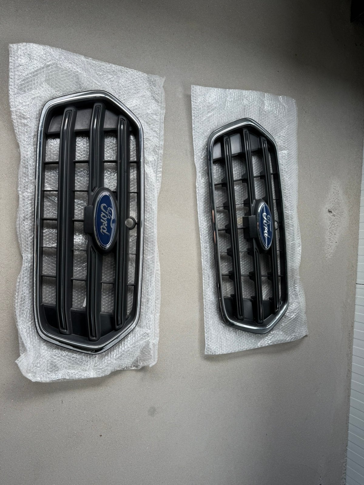 Ford Transit grill, Ophalen
