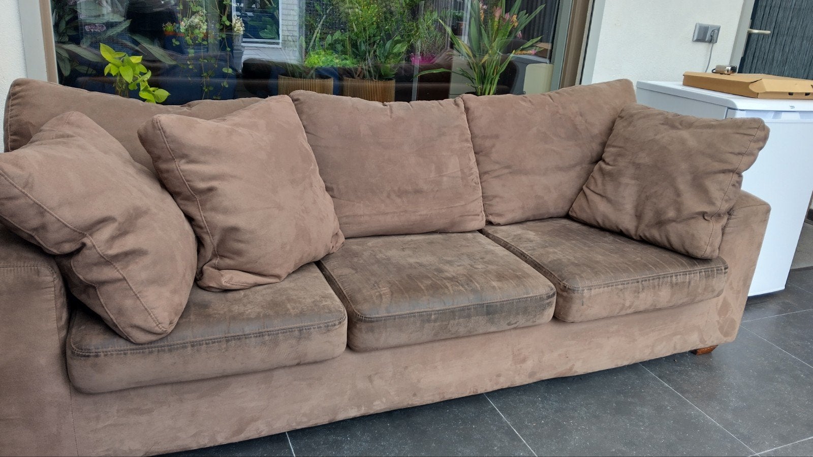 Bruine driezitsbank, Ophalen, Gebruikt, Driepersoons, 75 tot 100 cm