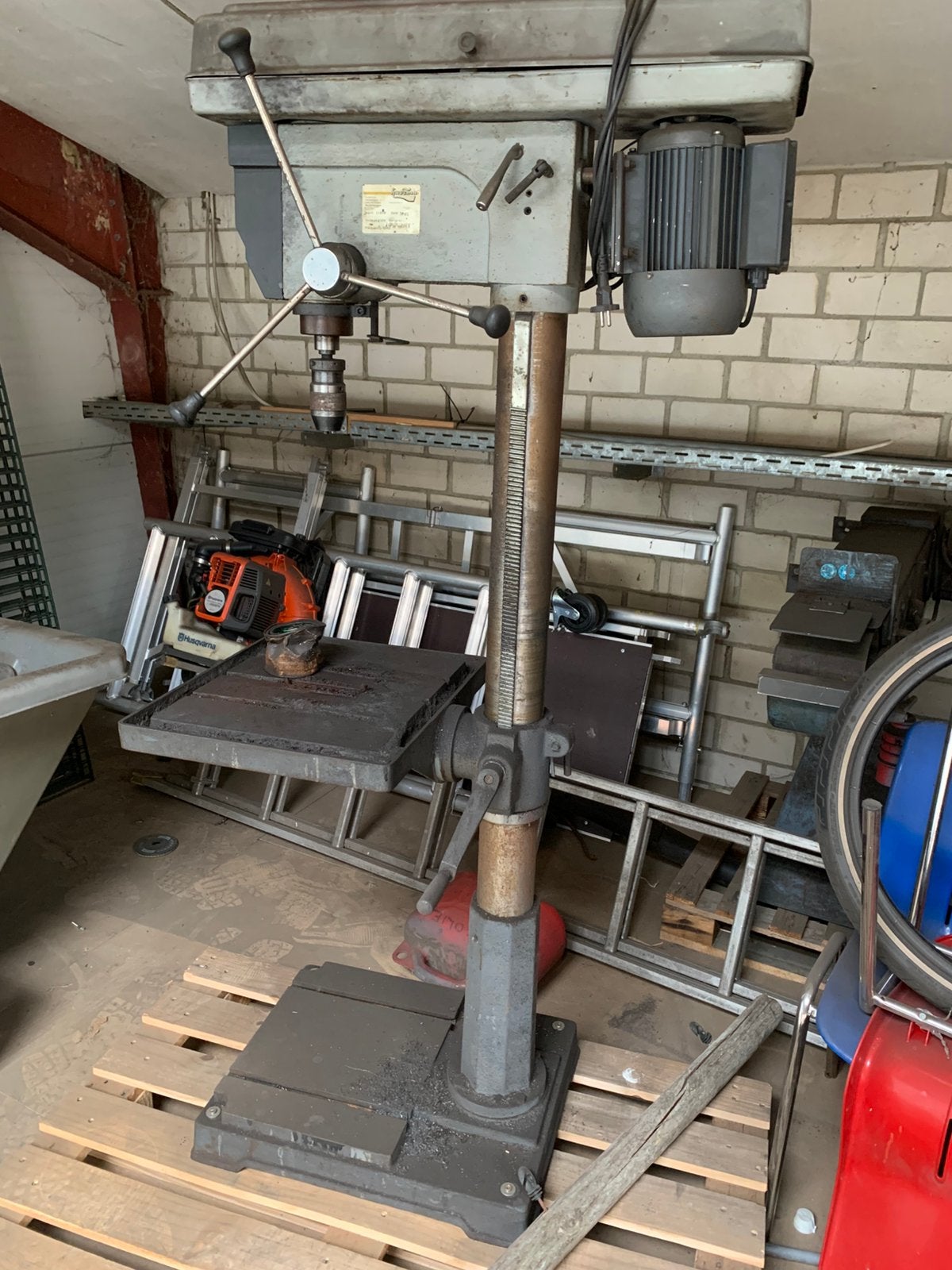 Huvema kolomboormachine 230V – 1,1 kW, Ophalen, Gebruikt