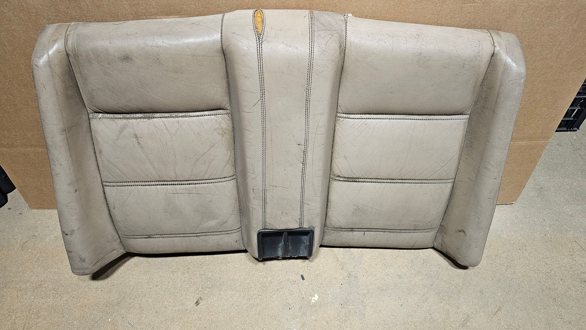 Achterbank leuning beige leer BMW 3 serie E30 52209063586 90, Gebruikt, -, Ophalen of Verzenden, -
