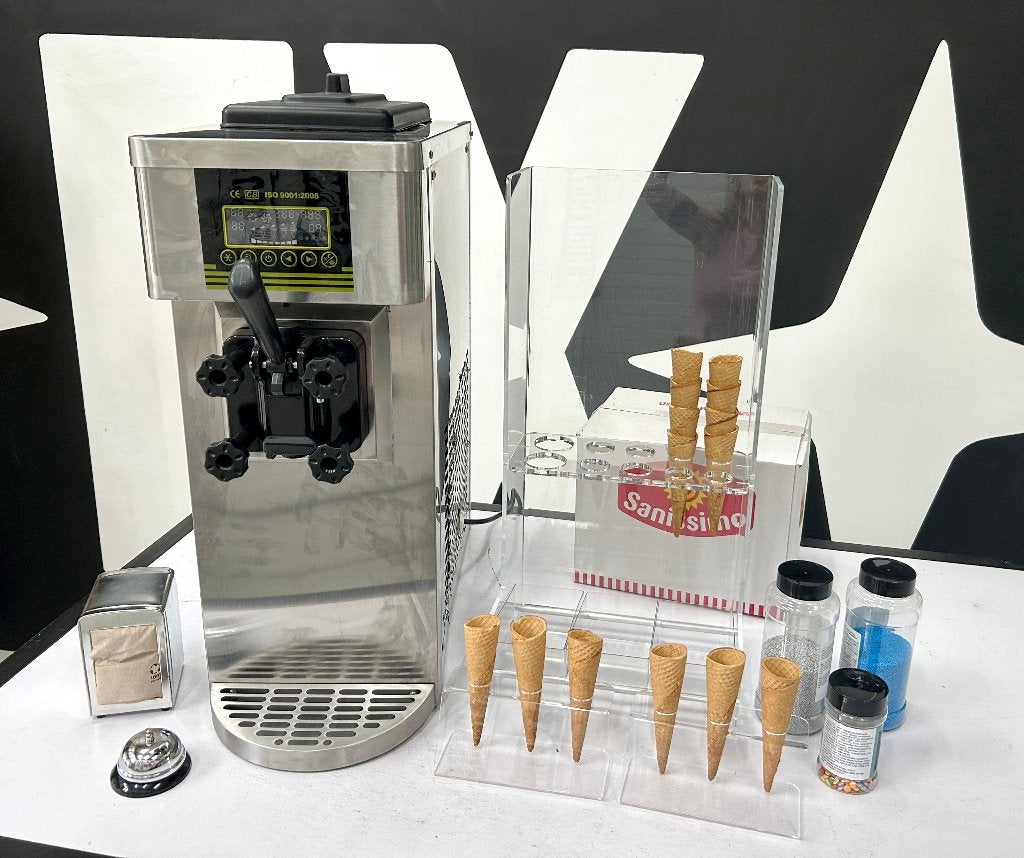 Softijsmachine met toebehoren -  Direct klaar voor gebruik, Witgoed en Apparatuur, Ophalen, Zo goed als nieuw, Zelfvriezend