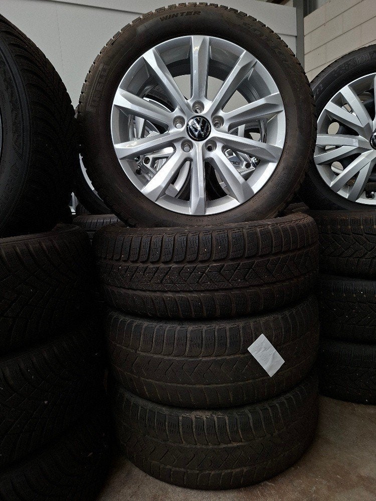Complete set winterwielen VW Golf, Ophalen, Banden en Velgen, 17 inch, Winterbanden