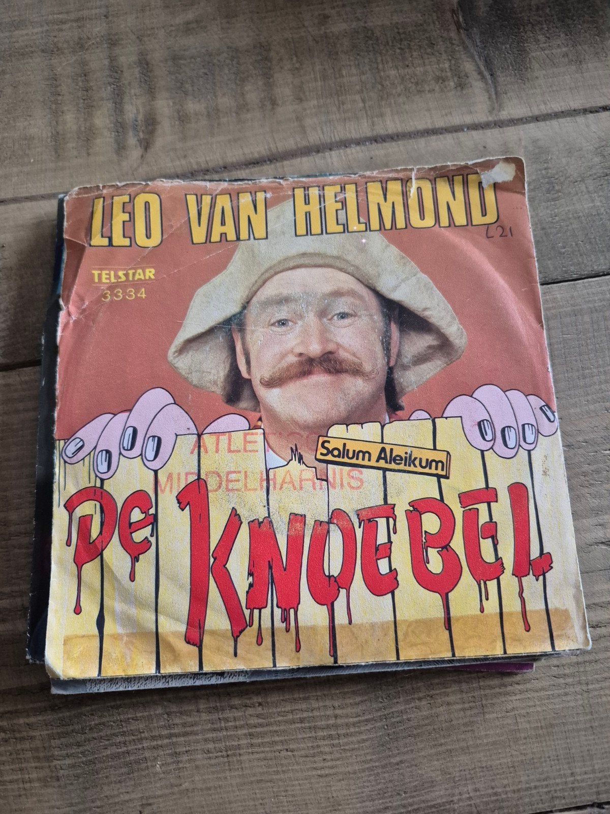 Leo van Helmond - De Knoebel (Vinyl Single), Gebruikt, Overige genres, 7 inch, Ophalen of Verzenden