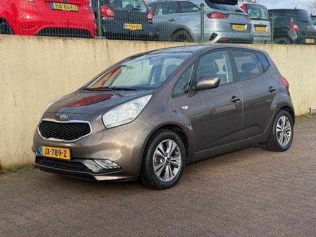 Kia Venga 1.4 CVVT DynamicPLusLine/NAVI/CAMERA/PDC/LEDER/CRU, Auto's, Voorwielaandrijving, Dealer onderhouden, Gebruikt, 4 cilinders
