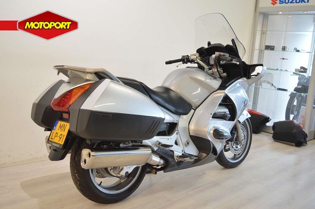 Honda ST 1300 PAN EUROPEAN ABS (bj 2005), Wijngaardveld 1
9300  AALST, BE, Bedrijf, Mc.benelux@honda-eu.com, Toermotor