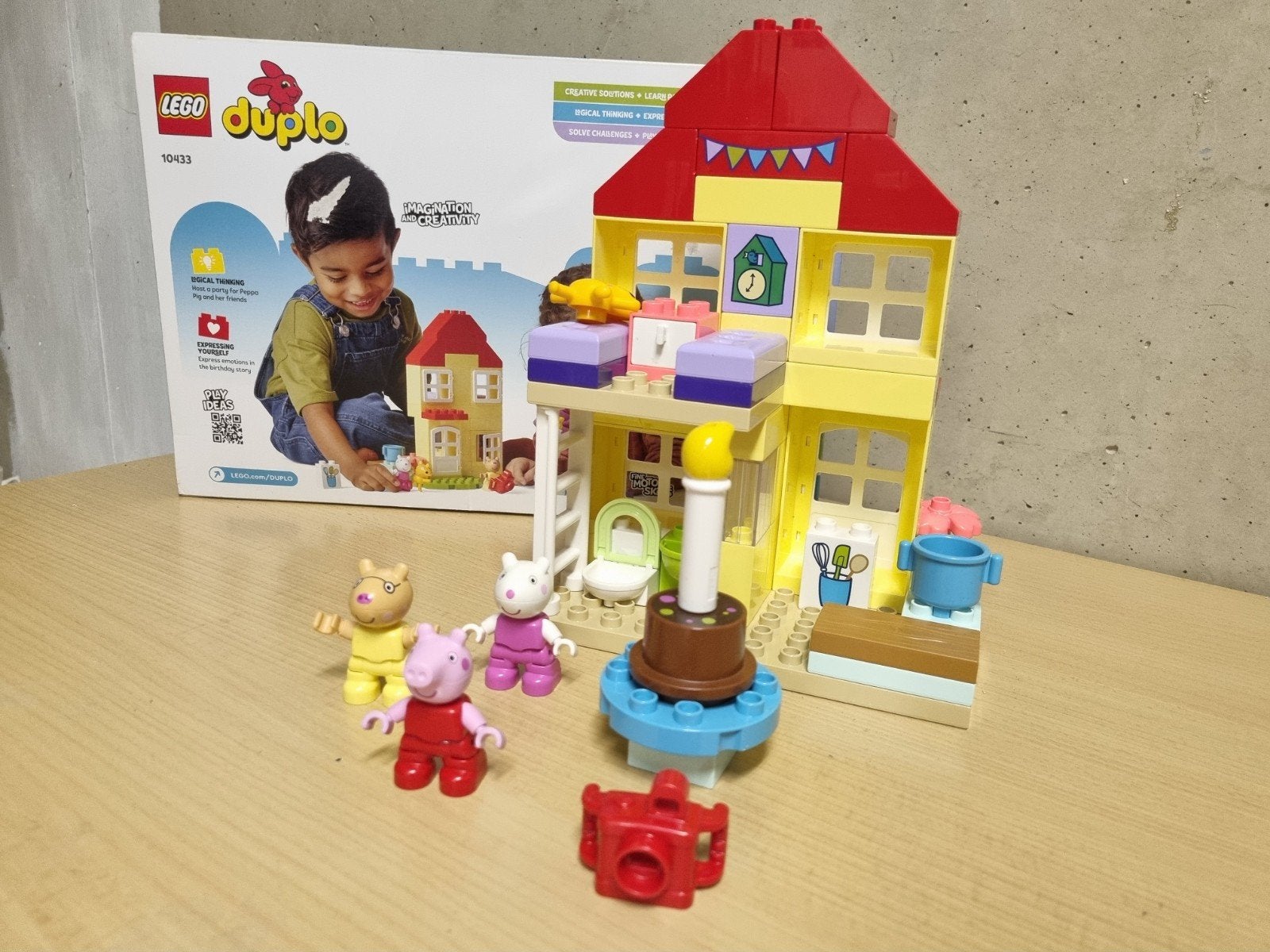 Peppa big verjaardagshuis., Ophalen of Verzenden, Zo goed als nieuw, Compleet, Duplo