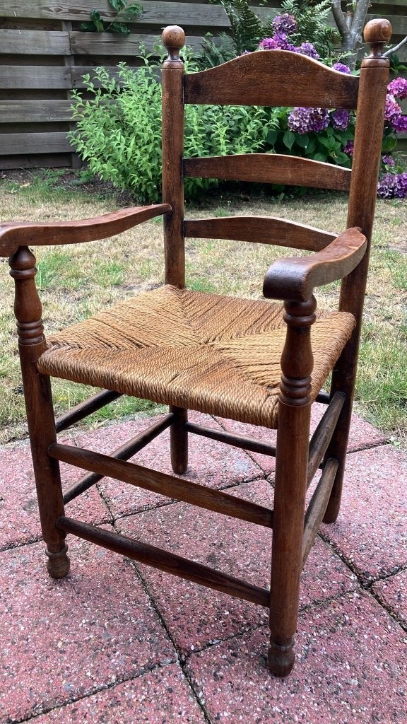 Antieke houten stoel met rieten zitting, Kinderen en Baby's, Ophalen, Gebruikt, Stoel(en)