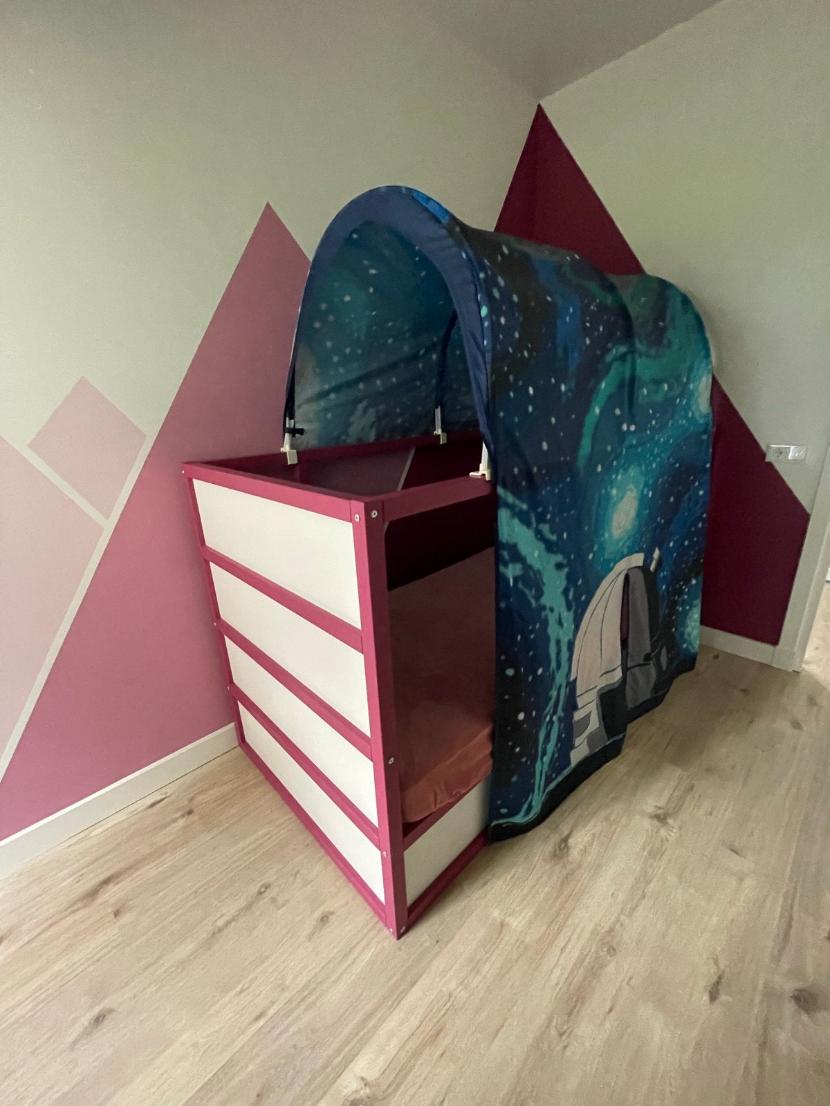 Tent - Ruimte thema (excl bed), Ophalen, Zo goed als nieuw, 140 tot 160 cm, 70 tot 85 cm