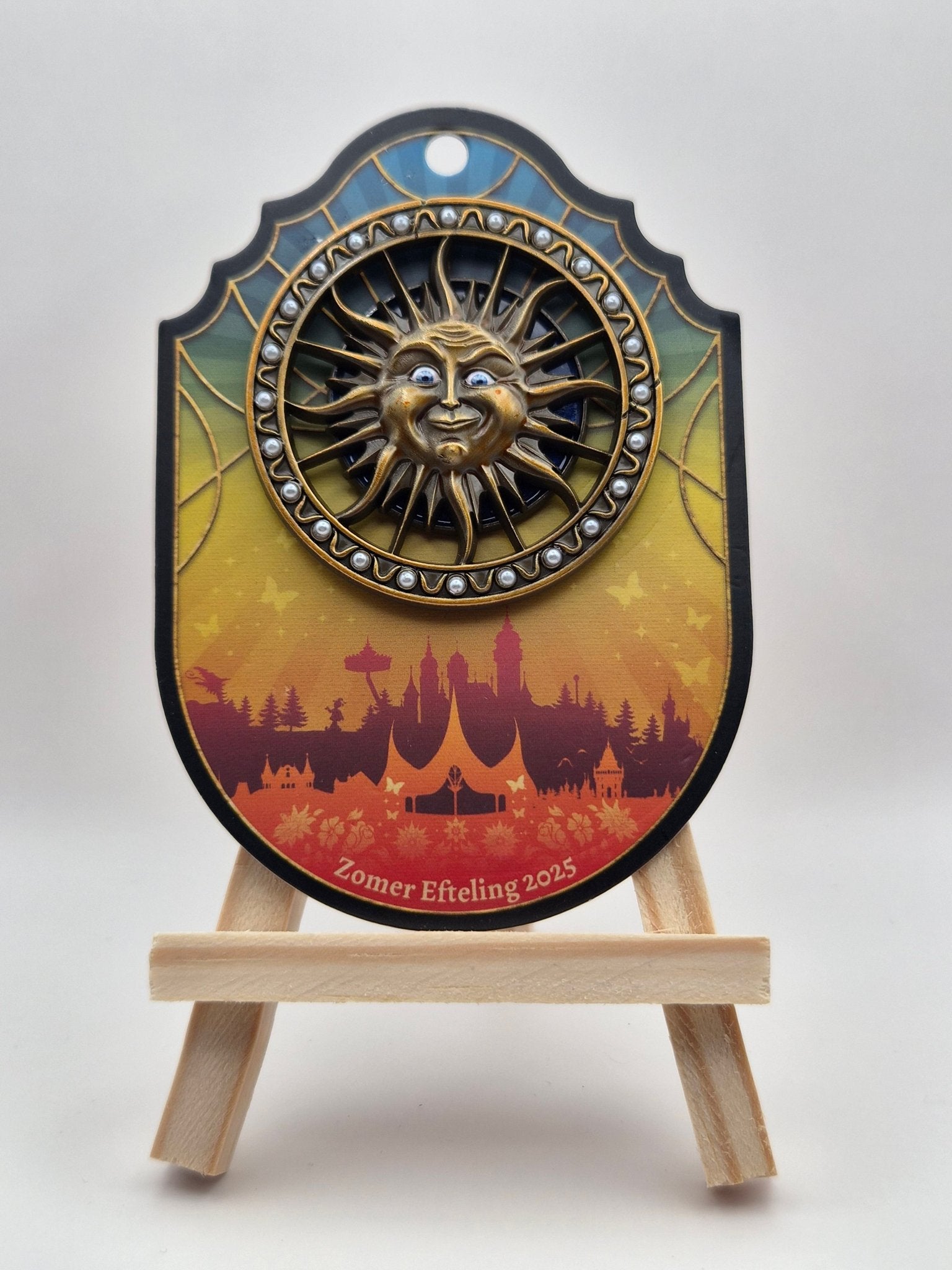 Zomer Efteling 2025 - Efteling Pin - Verzamelobject, Verzamelen, Verzenden, Zo goed als nieuw