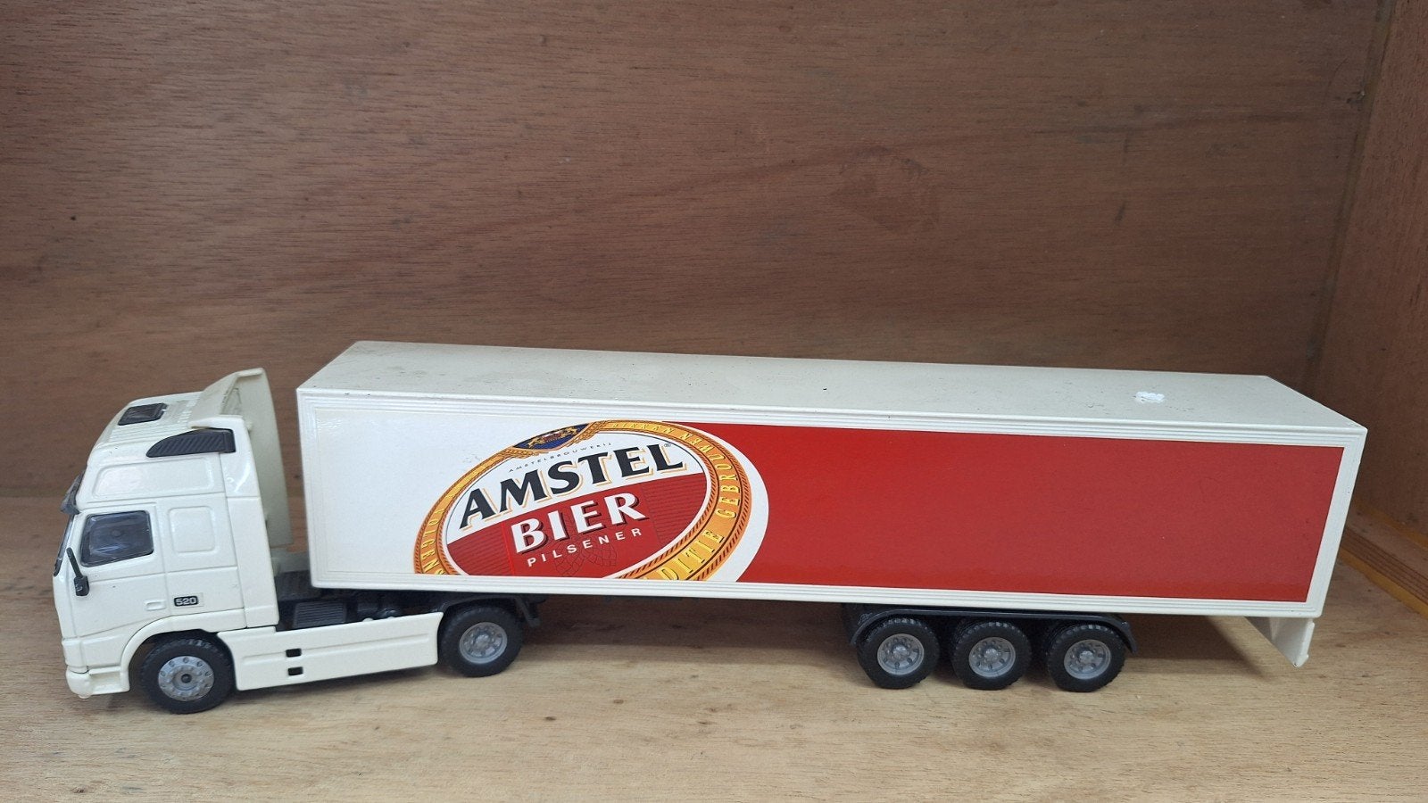 JOAL 1:50 Amstel Bier Volvo FH16 Vrachtwagen met Trailer, Hobby en Vrije tijd, Modelauto's | 1:50, Ophalen of Verzenden, Zo goed als nieuw