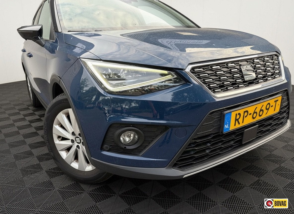 Seat Arona 1.0 TSI Xcellence Launch Edition CARPLAY NAVI CRU, Auto's, Gebruikt, Blauw, 116 pk, 49 €/maand