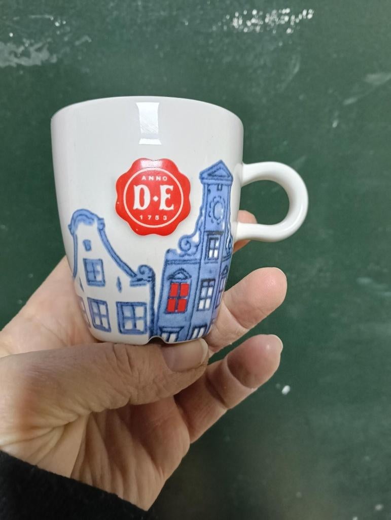 Gevraagd douwe egberts kopjes, Ophalen, Gebruikt, Overige stijlen, Kop(pen) en/of Schotel(s)