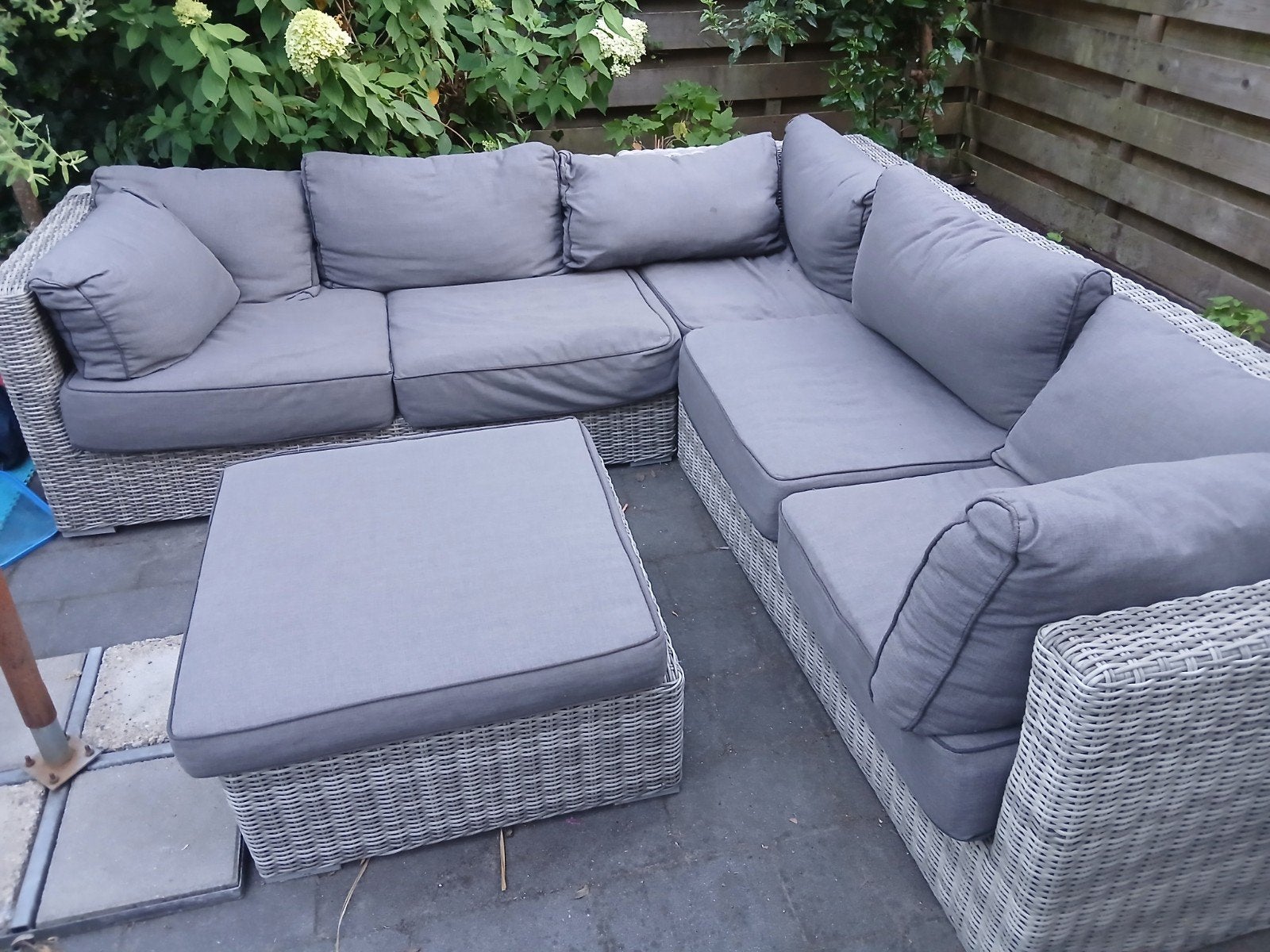 Gebruikte loungebank met lichte beschadiging aan ritsen, Tuin en Terras, Tuinsets en Loungesets, Ophalen, Kunststof, Gebruikt
