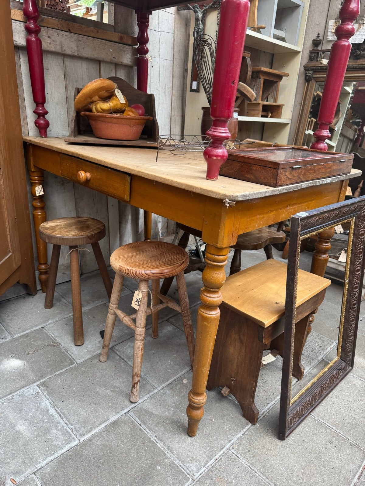 Antieke Franse tafel met diepe lade en vakken, Ophalen