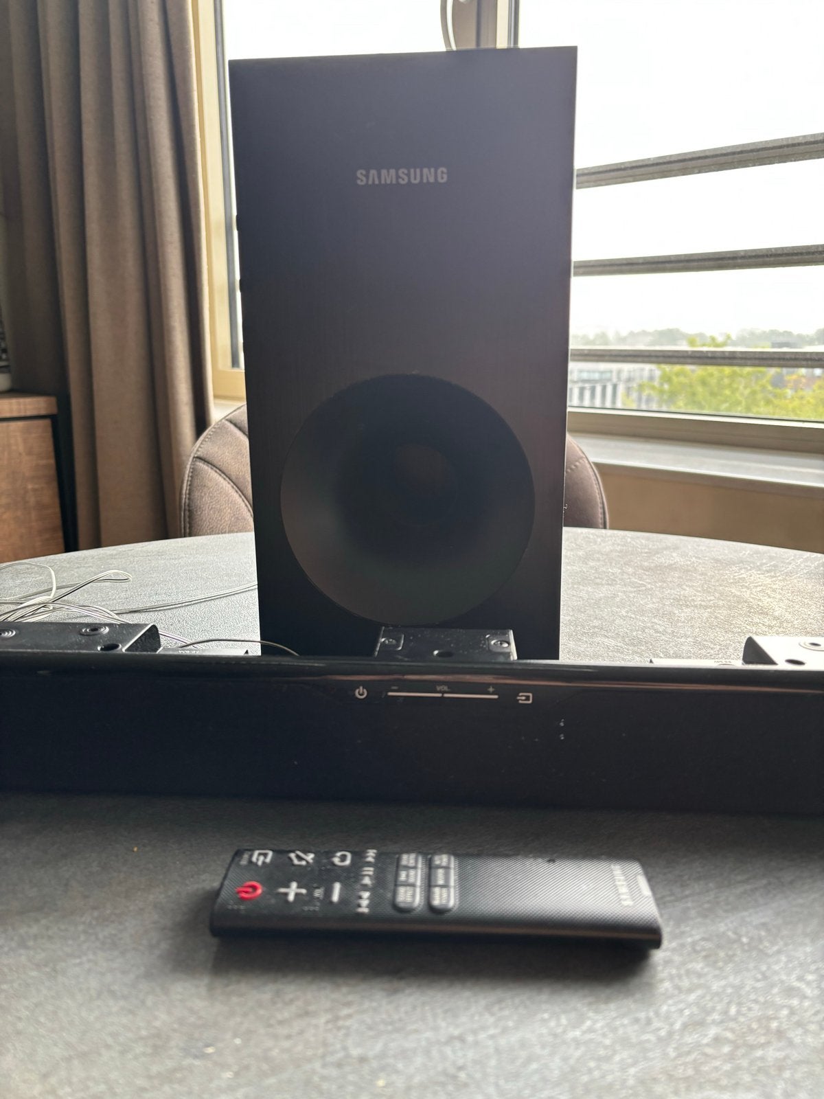 Samsung Soundbar met Subwoofer en Afstandsbediening, Ophalen, Bluetooth, Gebruikt