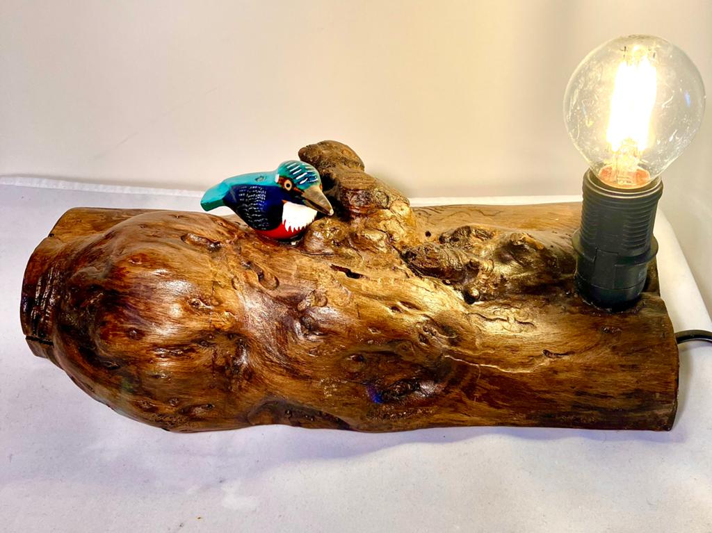 Boomstronk met ijsvogeltje en lamp, Antiek en Kunst, Kunst | Designobjecten, Ophalen of Verzenden