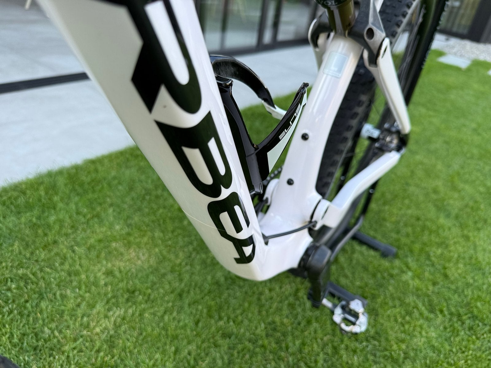 Foto 15 van Orbea Oiz M-Pro Full Carbon Mountainbike - Zo goed als nieuw