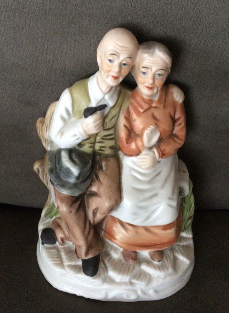 Vintage porseleinen biscuit beeldje, Verzamelen, Ophalen of Verzenden, Zo goed als nieuw, Mens