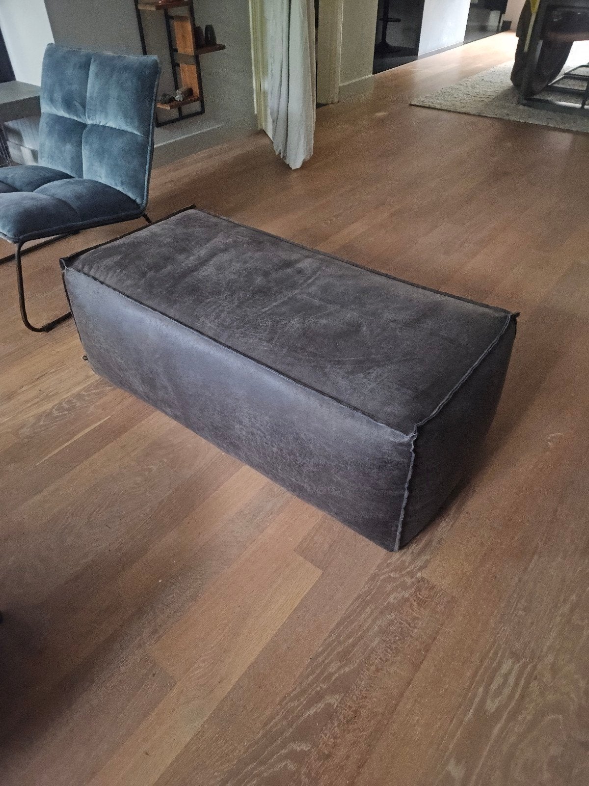 Rechthoekige Leren Poef - Grijs (115x55x45cm), Gebruikt, 100 tot 125 cm, Leer, Ophalen of Verzenden