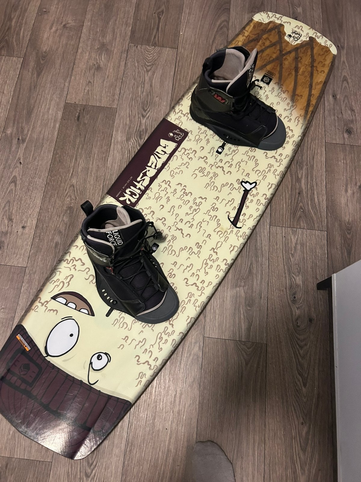 Butterstick wakeboard + bindingen en extra schoenen, Ophalen, Zo goed als nieuw