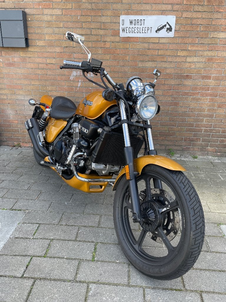 HONDA VF 700 C SUPERMAGNA (BJ 1987) NETTE STAAT zo mee prijs, Honda, Occasion, Bedrijf, Meer dan 35 kW