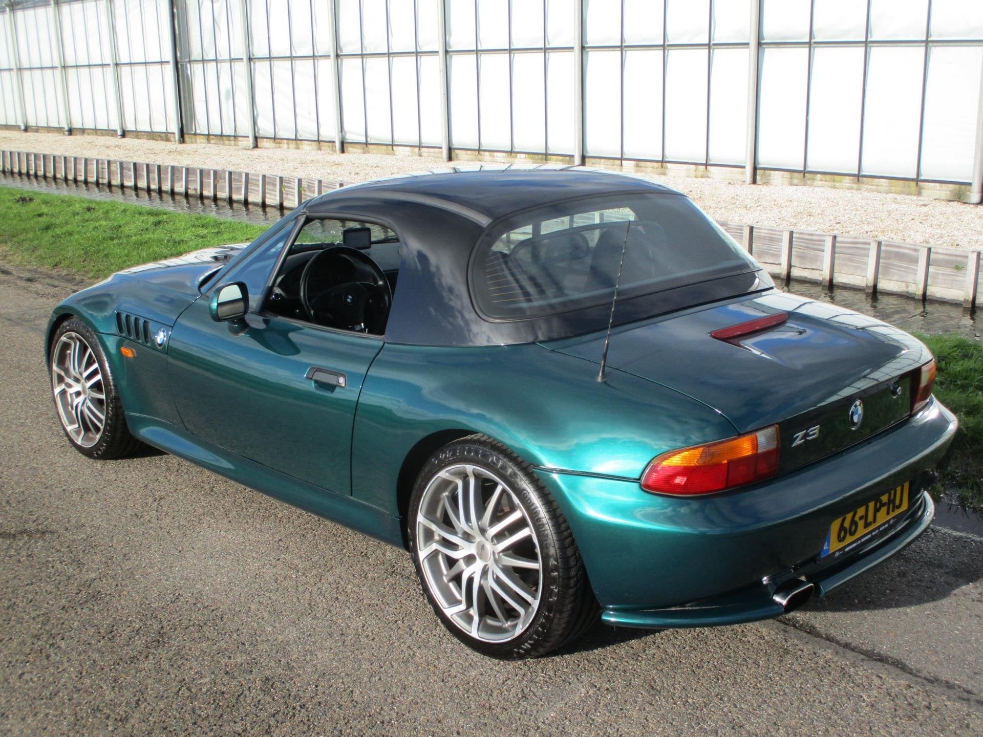 Foto 9 van BMW Z3 Roadster 1.8 met Hard en Softtop