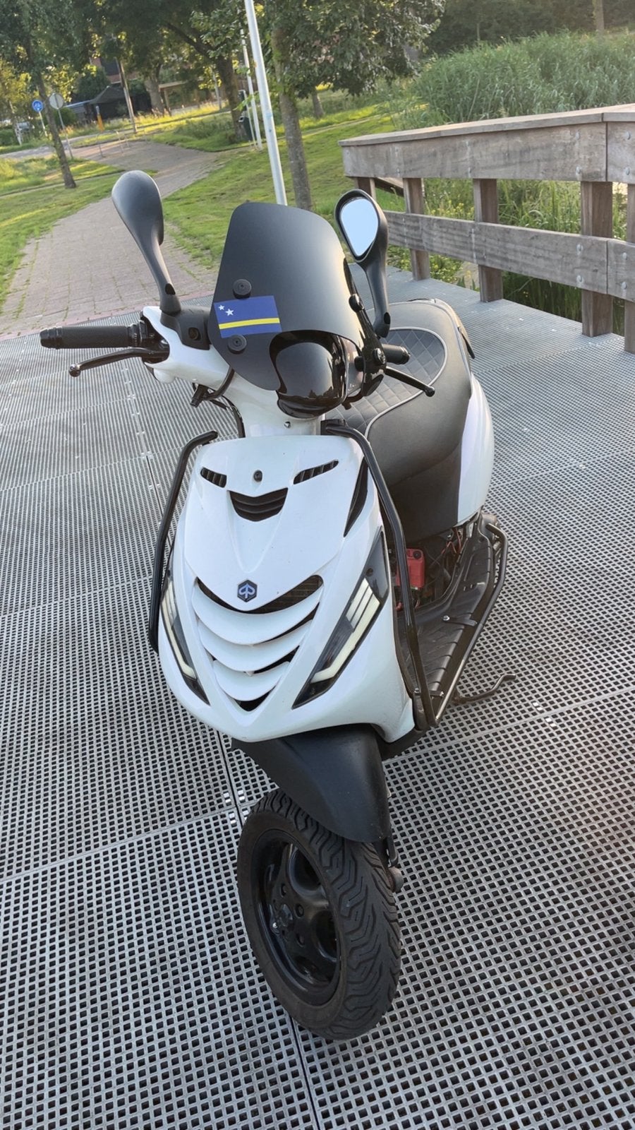 Piaggio zip H2O waarde peiling, Fietsen en Brommers, Scooters | Piaggio, Zo goed als nieuw, Zip, Tweetakt, Ophalen