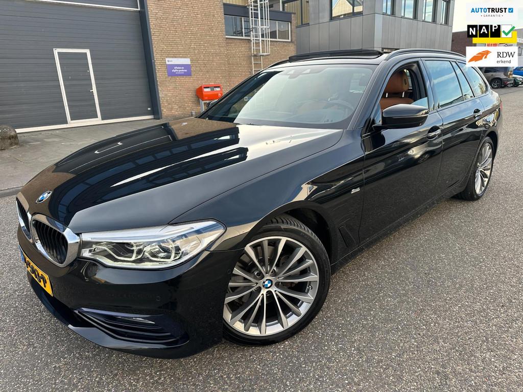 BMW 5-serie Touring 520i High Executive SPORT AUT PANO LEER, Automaat, 1998 cc, Achterwielaandrijving, 4 cilinders