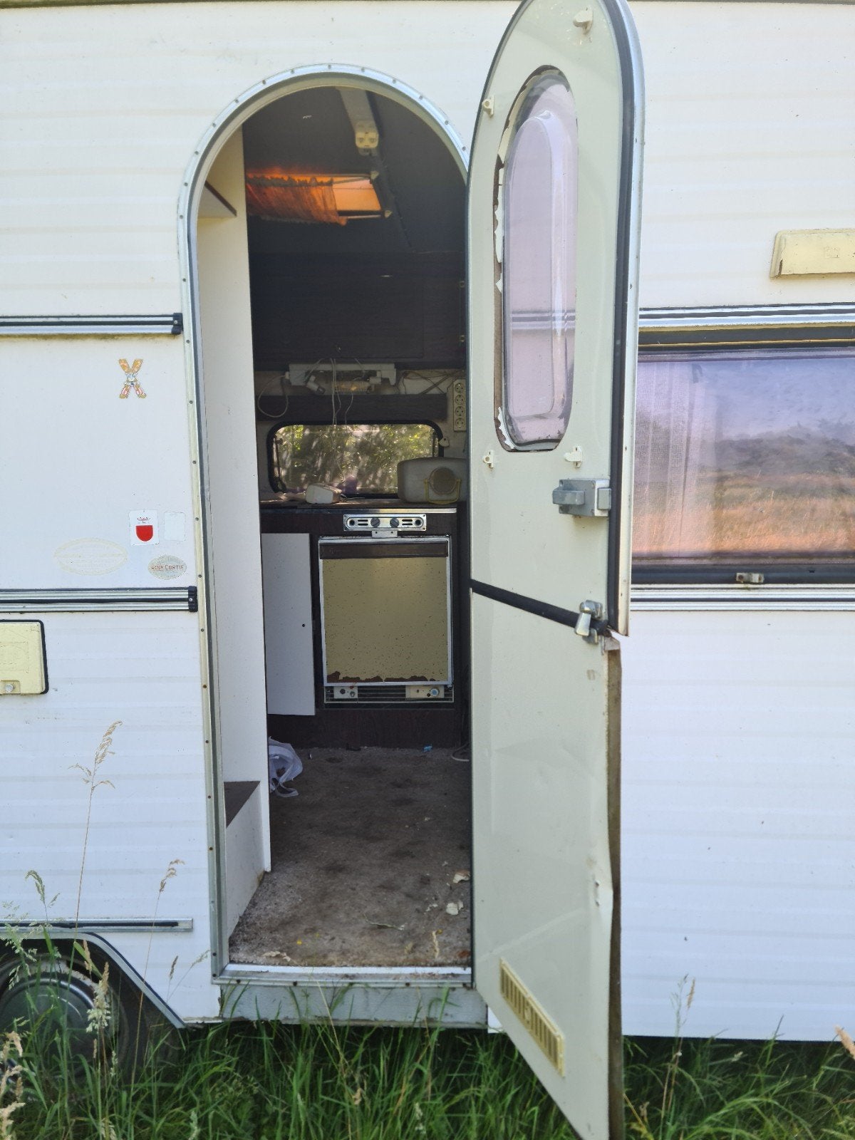 Oude Kip caravan voor onderdelen of opknapbeurt, Caravans en Kamperen, Caravans, Particulier, Rondzit, Kip