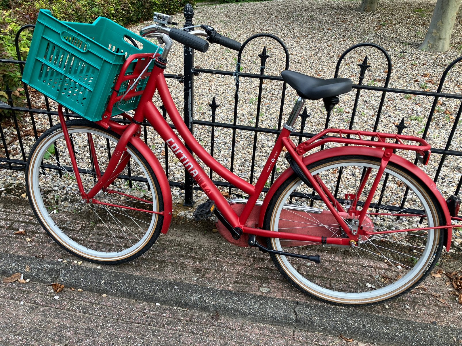 Rode Transportfiets meisjes 26 inch met krat, Ophalen, Zo goed als nieuw, 26 inch of meer, Versnellingen
