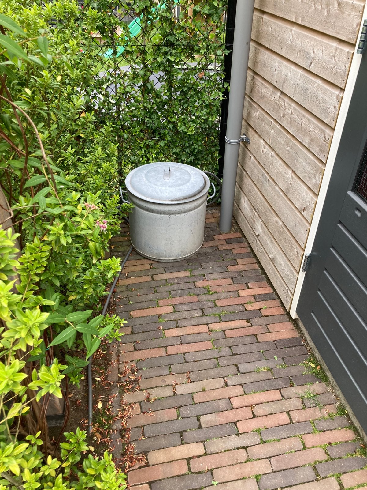 Zinken wastobbe / wasteil (of plantenbak) met deksel, Ophalen, Rond, Metaal, 30 tot 60 cm