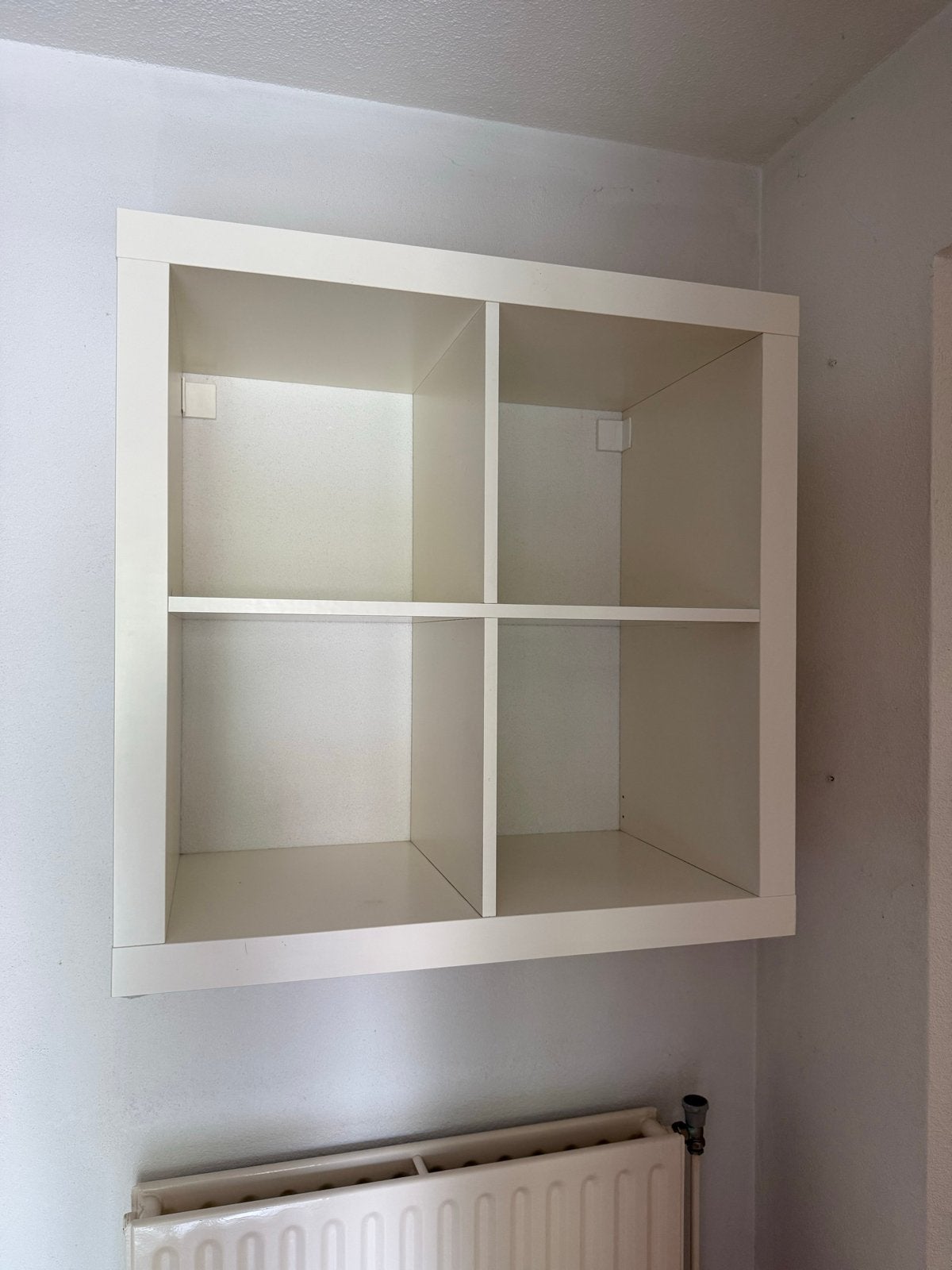 Witte Kallax kast met 4 vakken - Zo goed als nieuw, Huis en Inrichting, Kasten | Boekenkasten, Ophalen, Met plank(en), 50 tot 100 cm