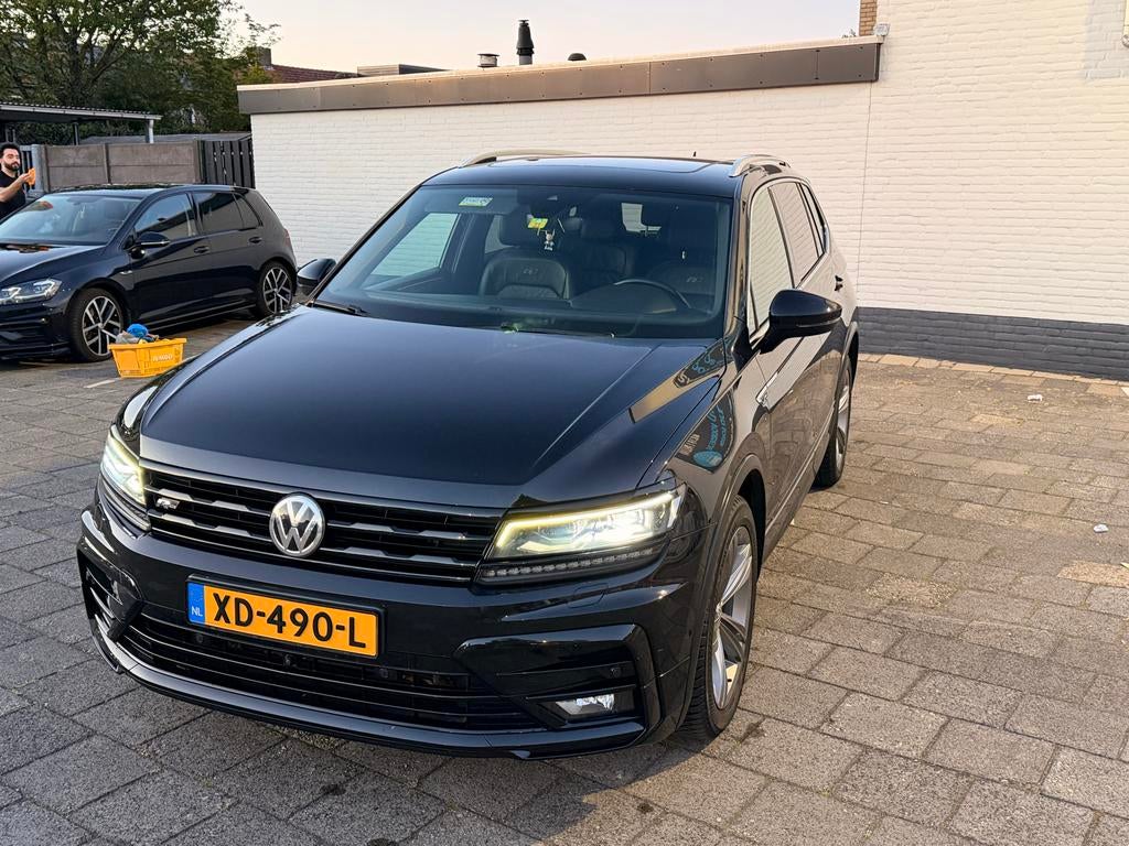 Volkswagen Tiguan 1.4 TSI 150pk 6-DSG 2018 Zwart, Auto's, Volkswagen, 15 km/l, 1800 kg, 4 cilinders, 7 stoelen