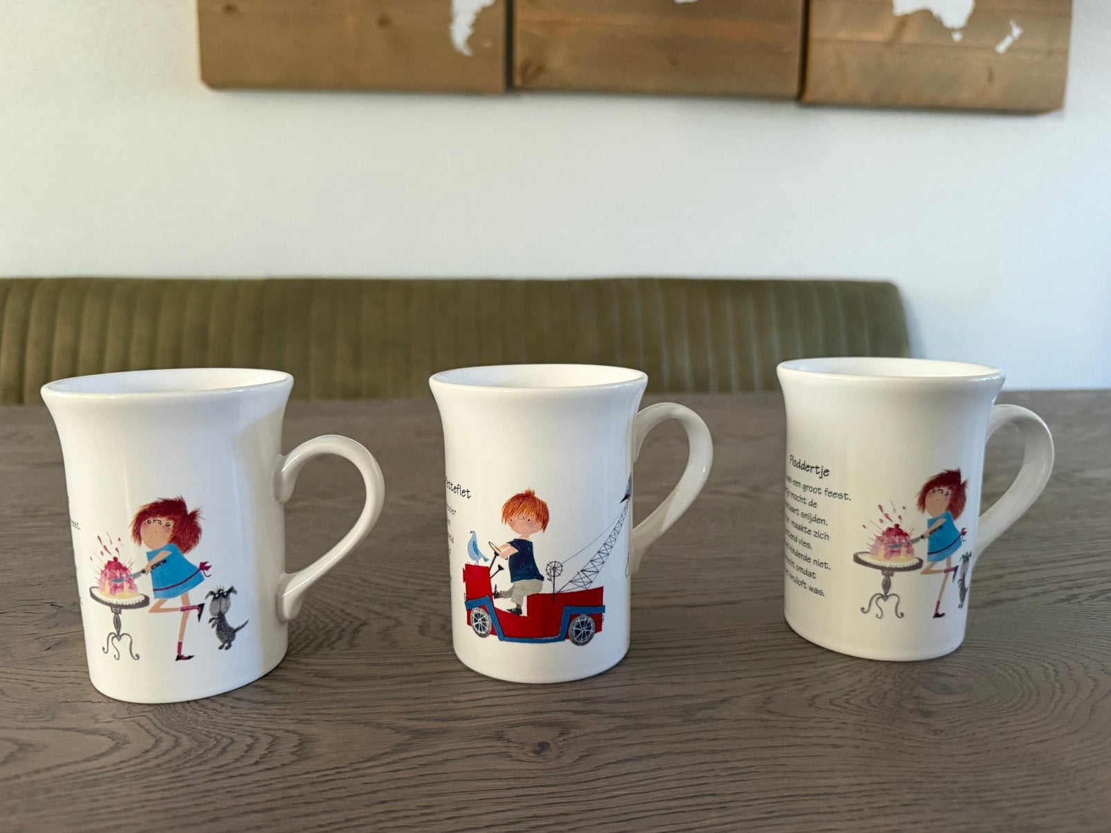 Douwe Egberts set  Pluk van de Petteflet en Floddertje, Ophalen of Verzenden, Zo goed als nieuw, Overige stijlen, Kop(pen) en/of Schotel(s)