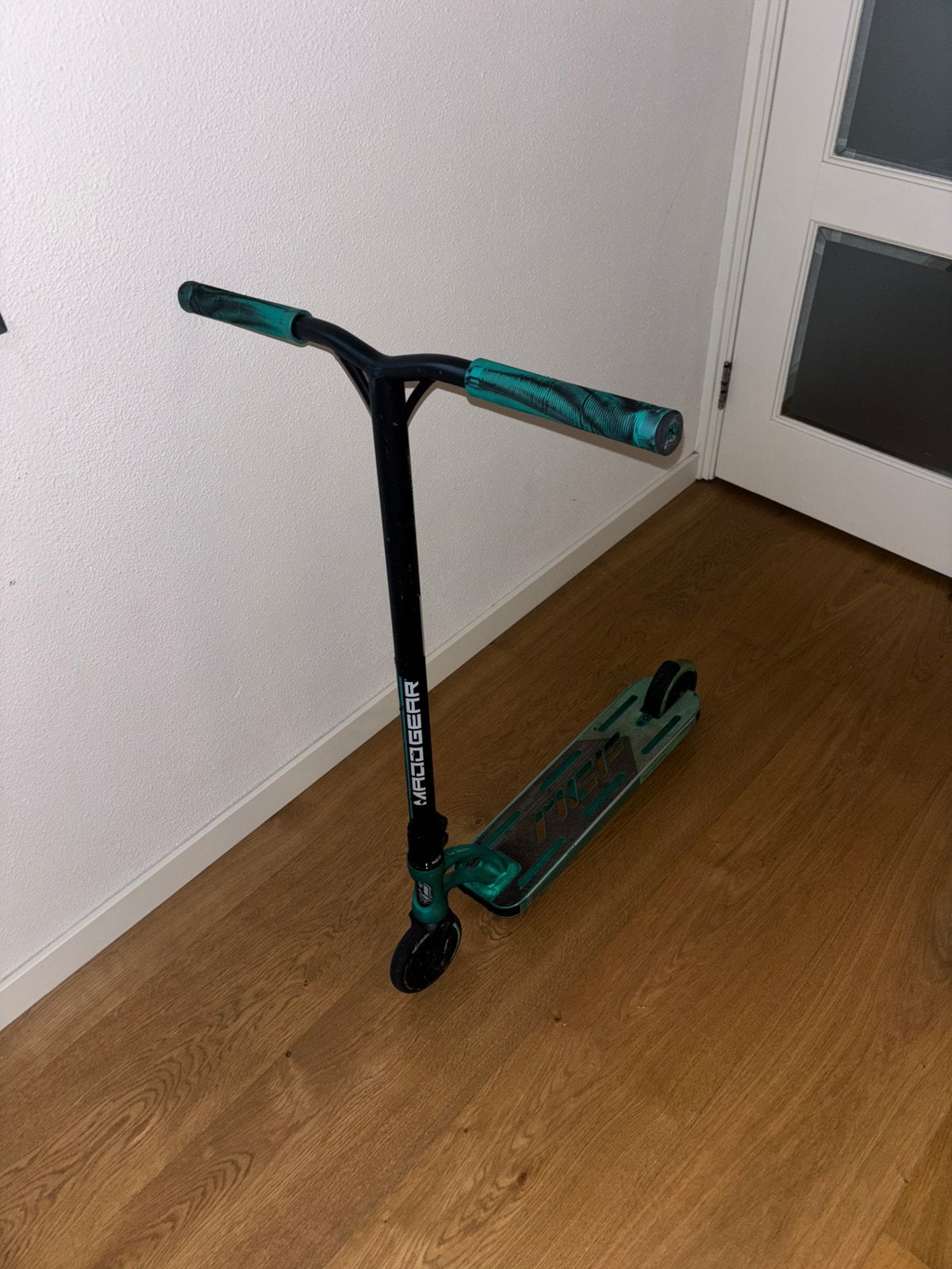 Stuntstep maddgear, Fietsen en Brommers, Ophalen of Verzenden, Zo goed als nieuw, Gewone step