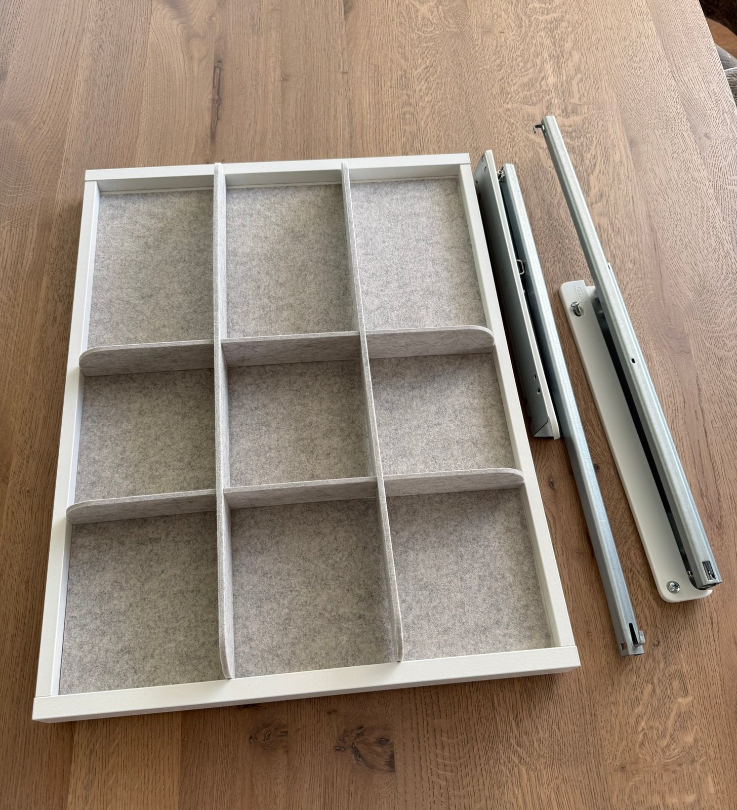 Uittrekbare plank met verdeler. IKEA Komplememt, Huis en Inrichting, Ophalen, 50 tot 100 cm, Zo goed als nieuw, Minder dan 100 cm