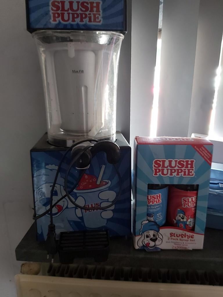 Slush Puppie Slushie Maker met siroop set, Witgoed en Apparatuur, Ophalen of Verzenden, Zo goed als nieuw
