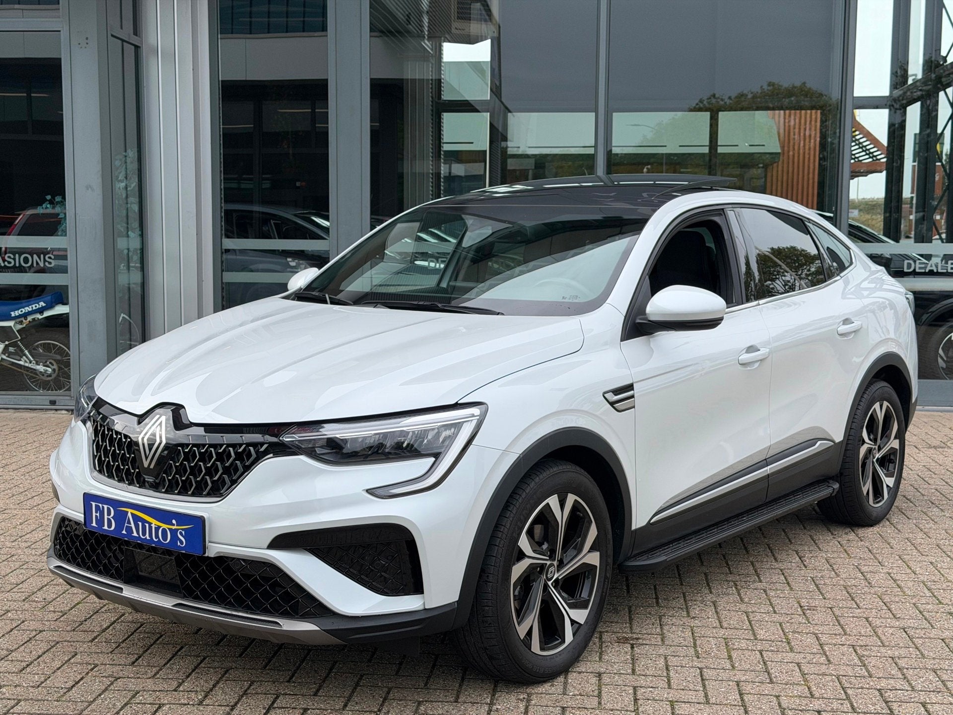 Renault ARKANA TCe Hybride 140 Tech Airco Lmv Navi Camera Pa, Auto's, Arkana, Gebruikt, 4 cilinders, Leder en Stof